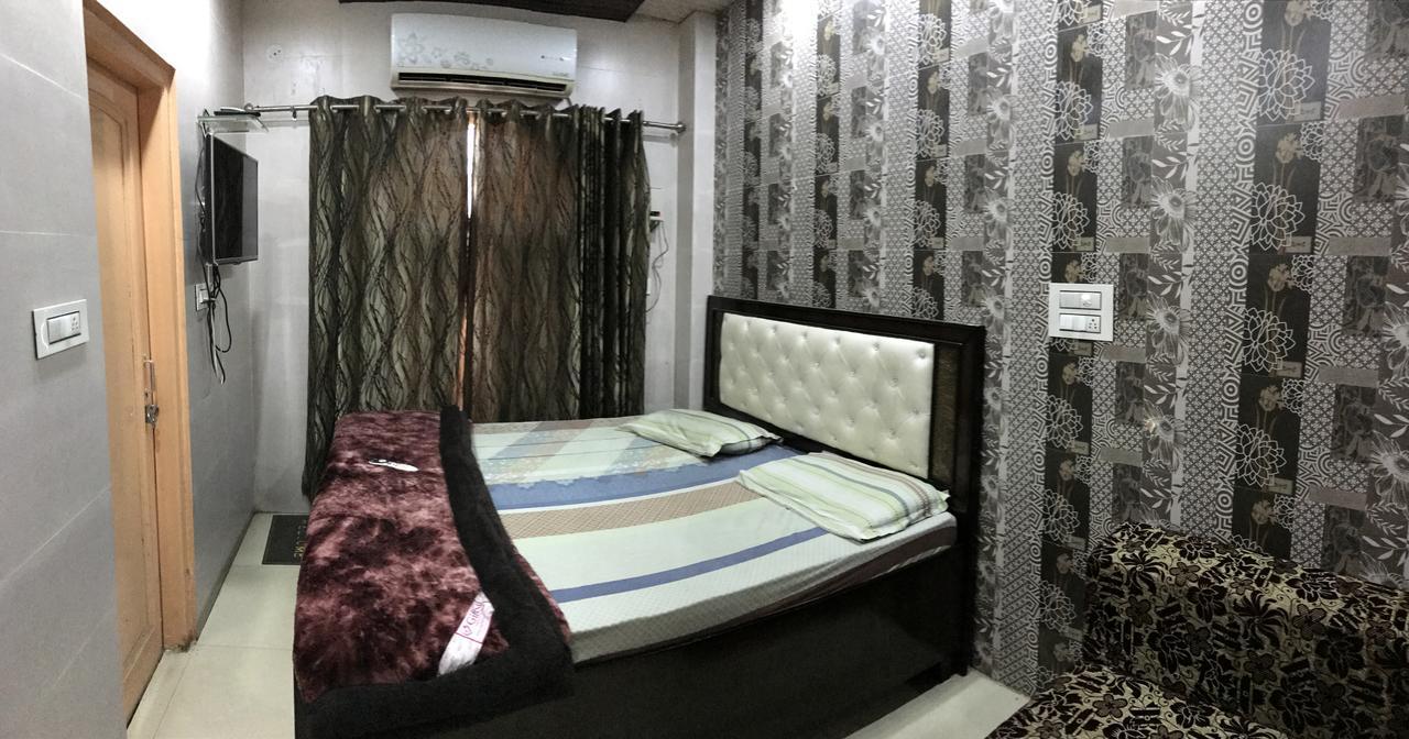 Hotel Prince Palace Патіала Екстер'єр фото